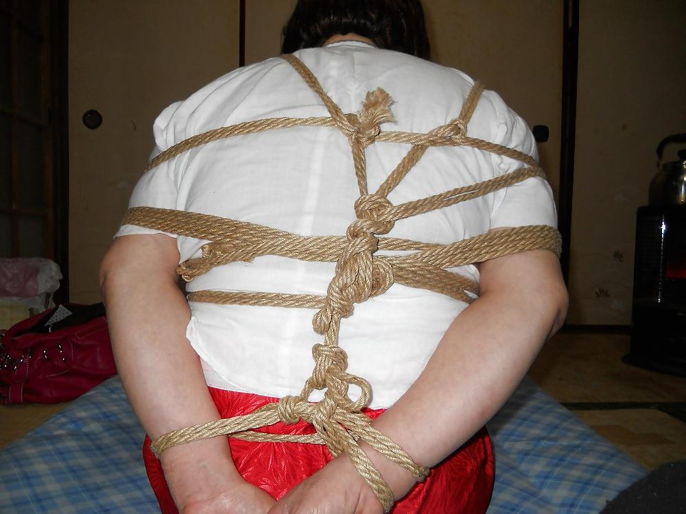 12P Fujiko was tied in japanese underwear on new year