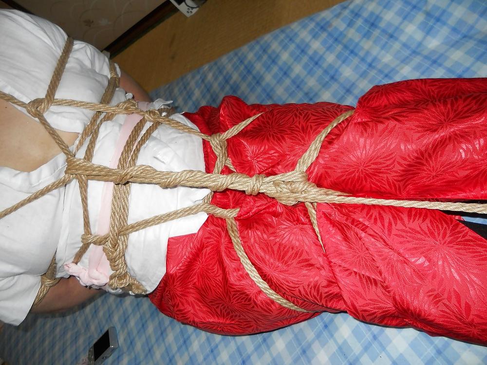 12P Fujiko was tied in japanese underwear on new year