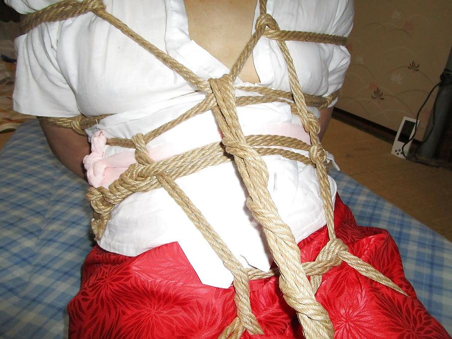12P Fujiko was tied in japanese underwear on new year