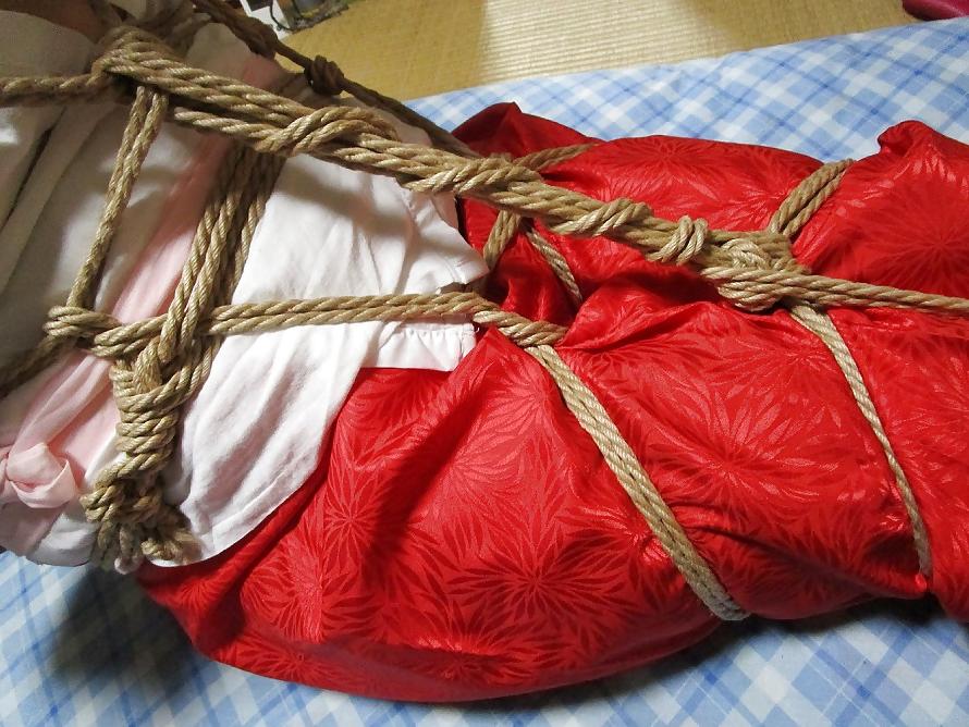 12P Fujiko was tied in japanese underwear on new year