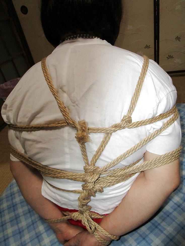 12P Fujiko was tied in japanese underwear on new year