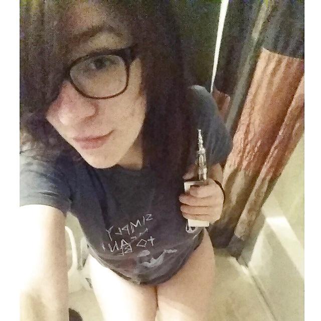 25P Nerdy smoking on the toilet