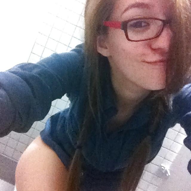 25P Nerdy smoking on the toilet