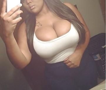 12P I Love Cleavage