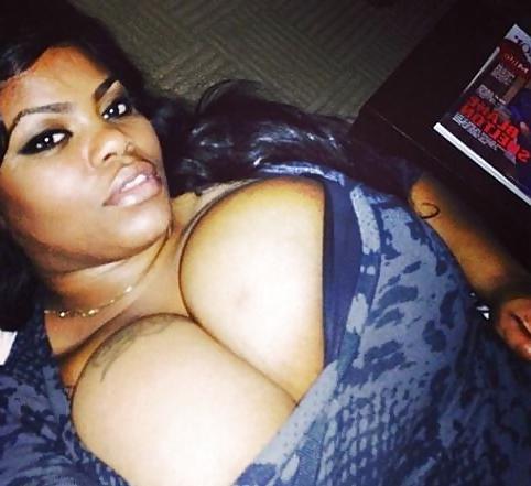 12P I Love Cleavage