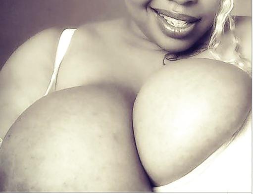12P I Love Cleavage