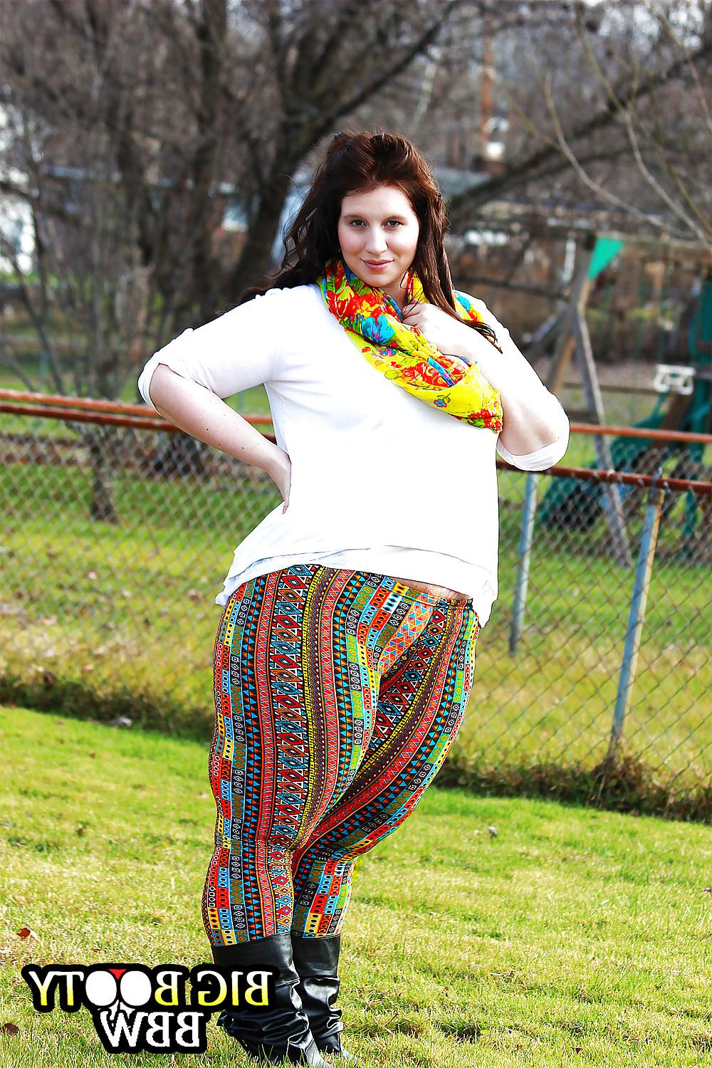 18P Rainbow Bright BBW-Dimple Booty Lindz