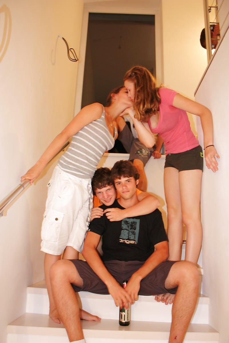 25P Girls Kissing Girls 16