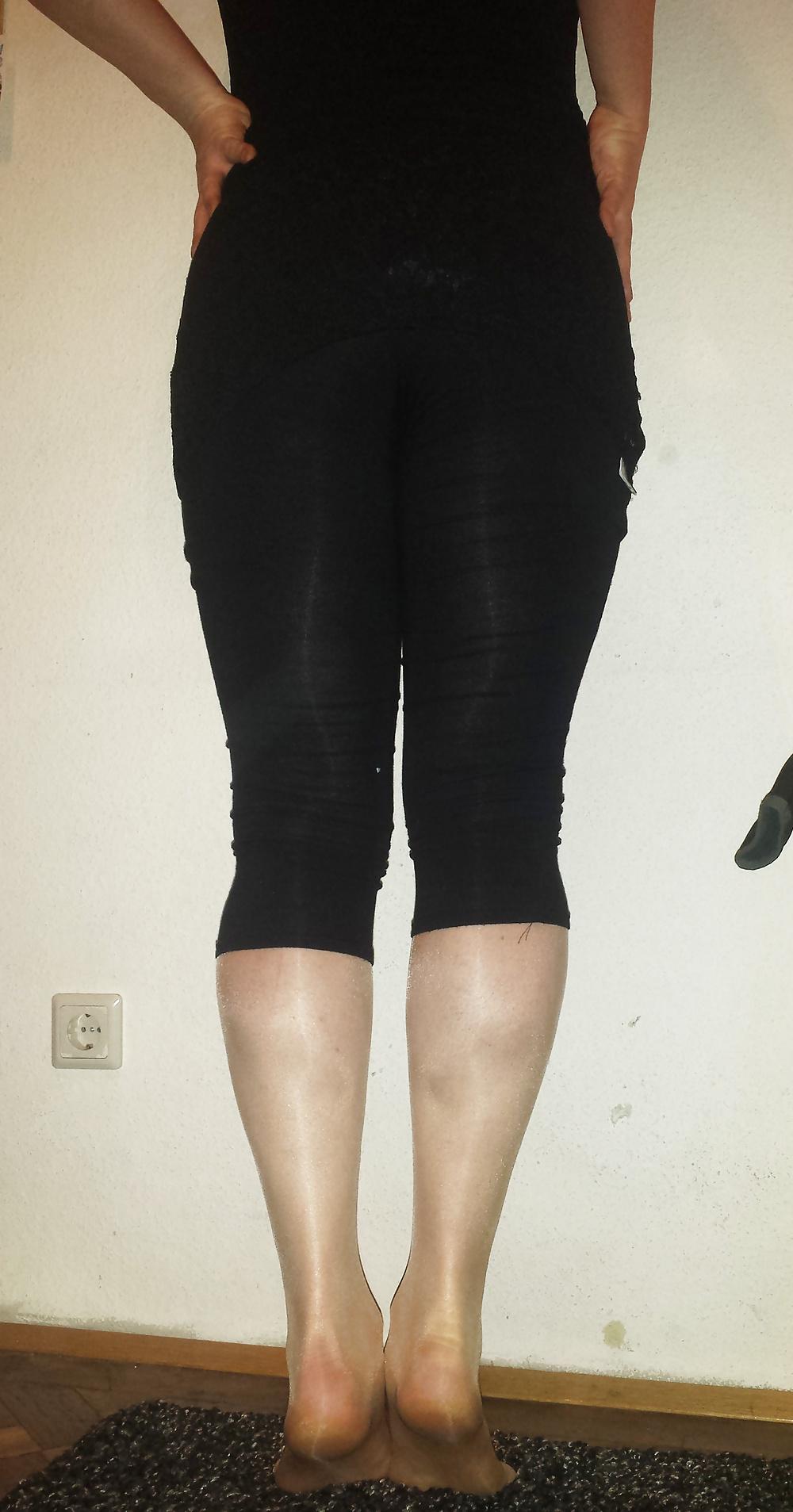25P New pantyhose and lace dress