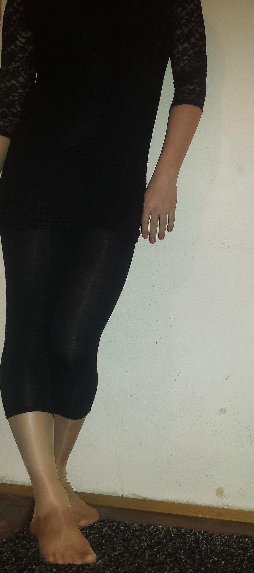 25P New pantyhose and lace dress