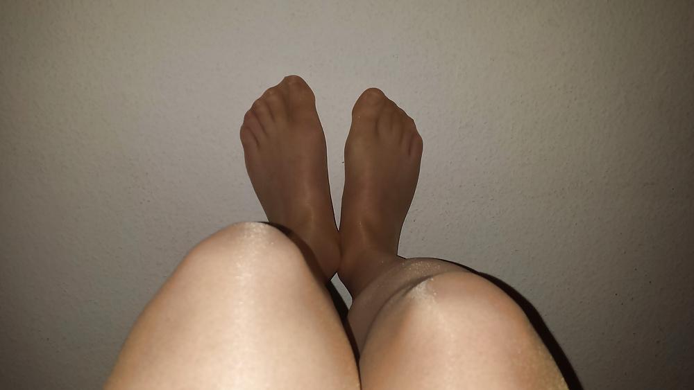 25P New pantyhose and lace dress