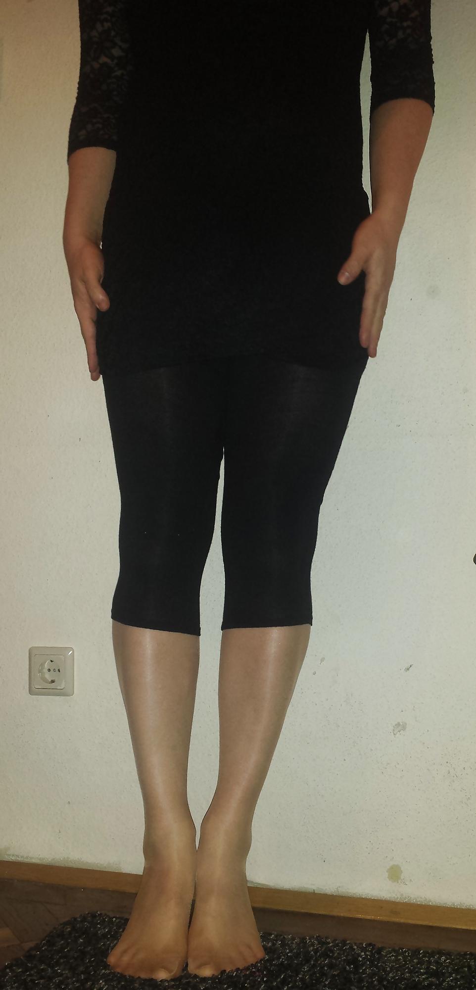 25P New pantyhose and lace dress