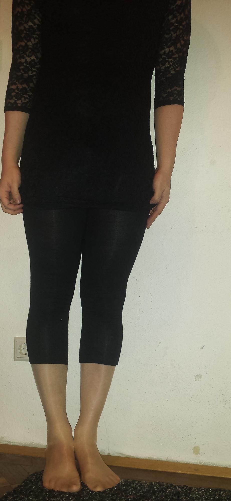 25P New pantyhose and lace dress