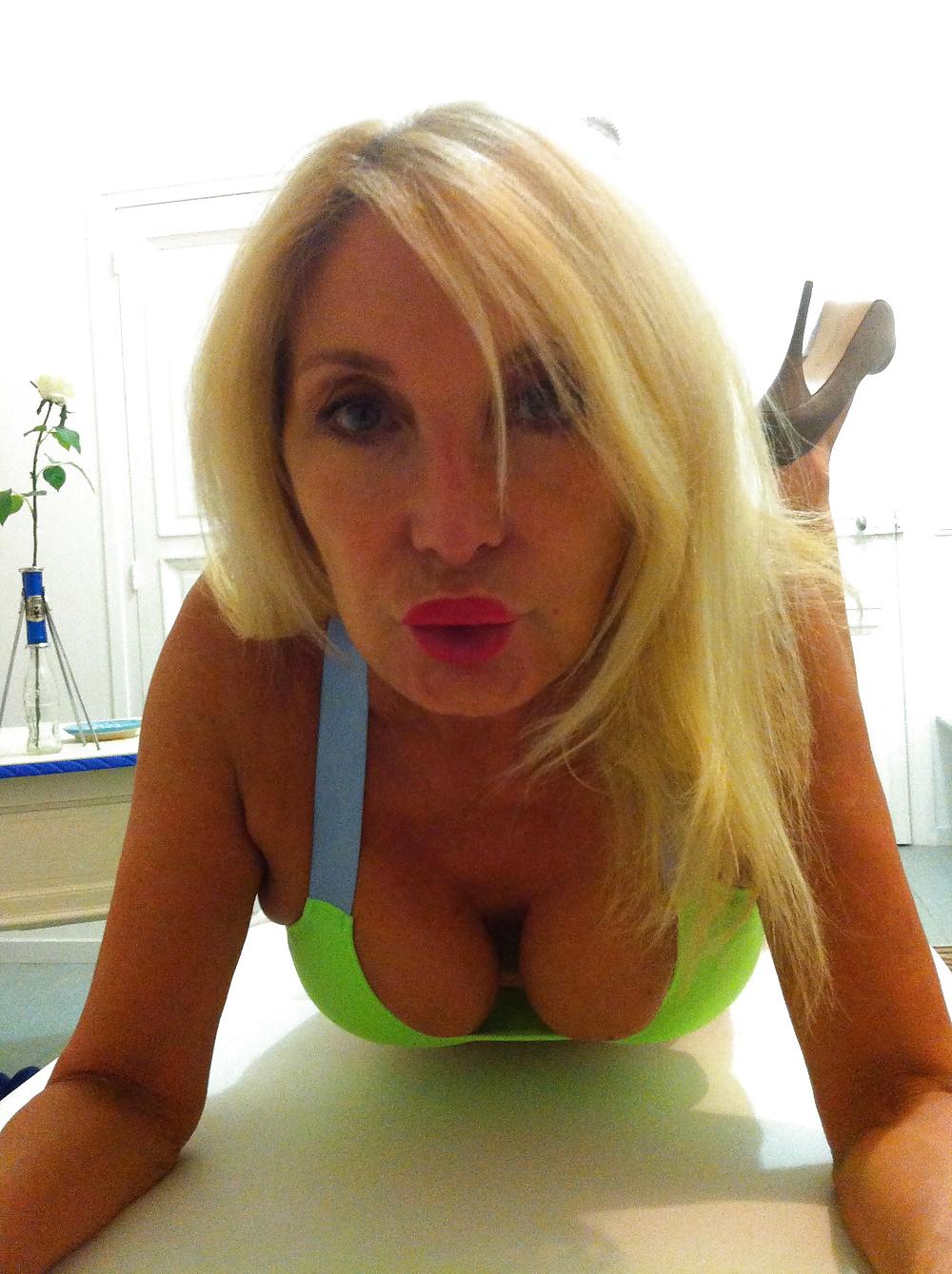 25P Lisa elegant classy whore 1