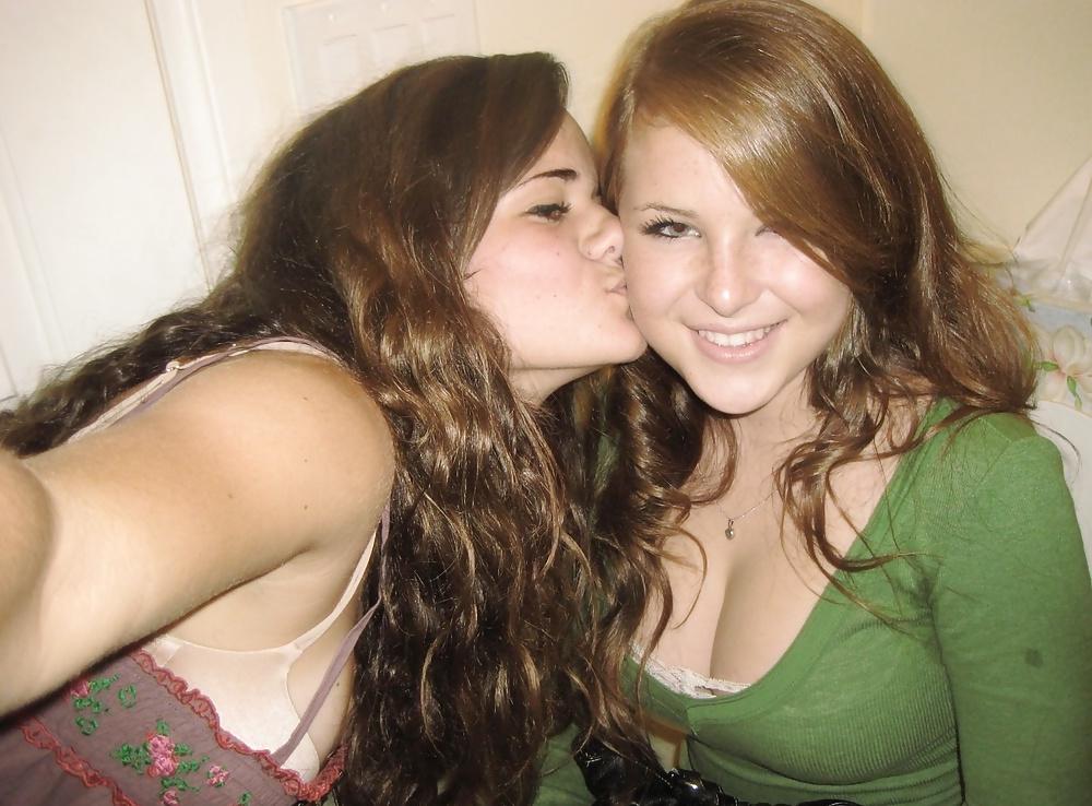 25P NICE CLEAVAGE 6