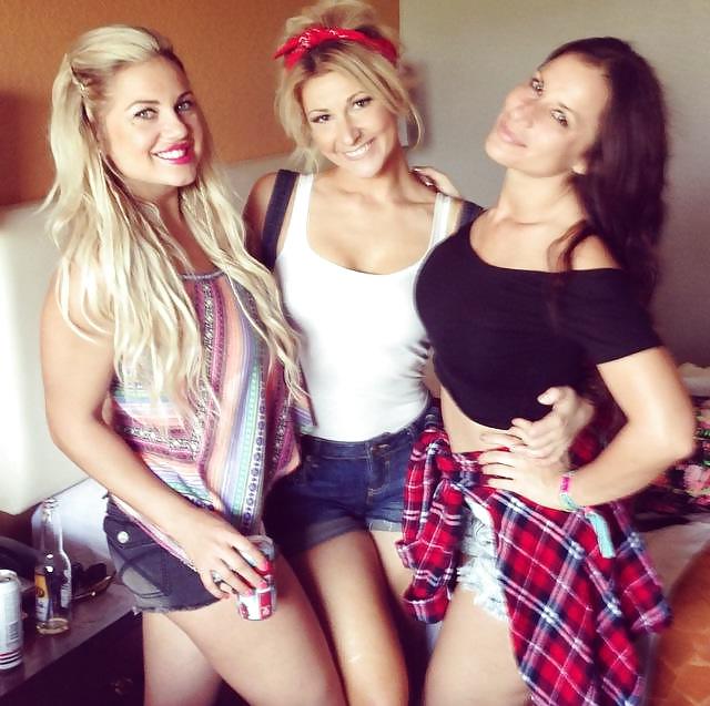 25P FRIENDS GALLERY 1 YOU MAY WANT TO FUCK or HAVE SUCK YOU OFF