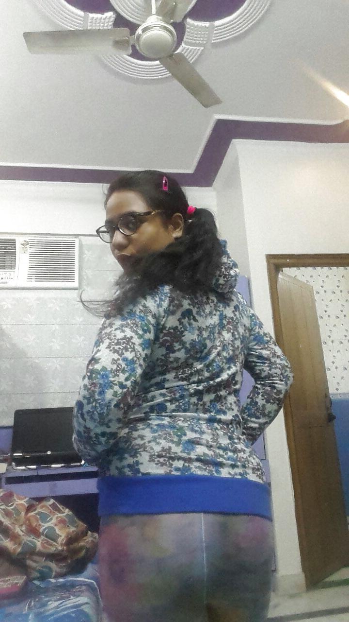 14P Indian BBW Slut PAWG wife posing nude in tights for comments