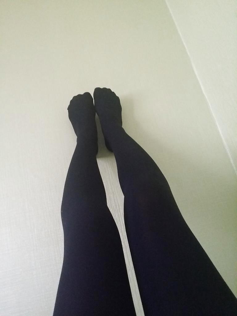 25P Korean girl takes self pics