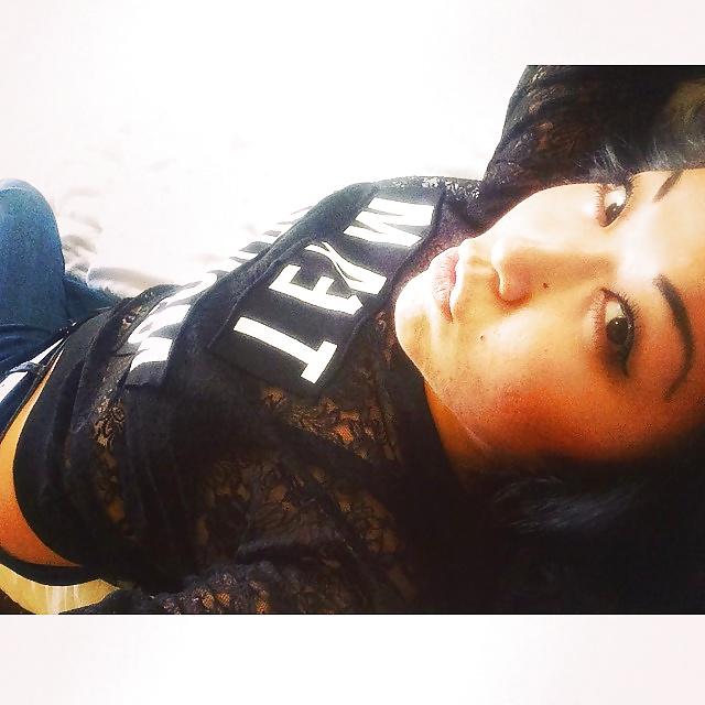 25P Asian Girl With Sexy Face