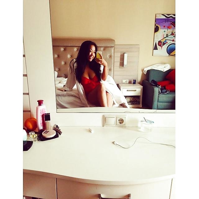 25P Asian Girl With Sexy Face