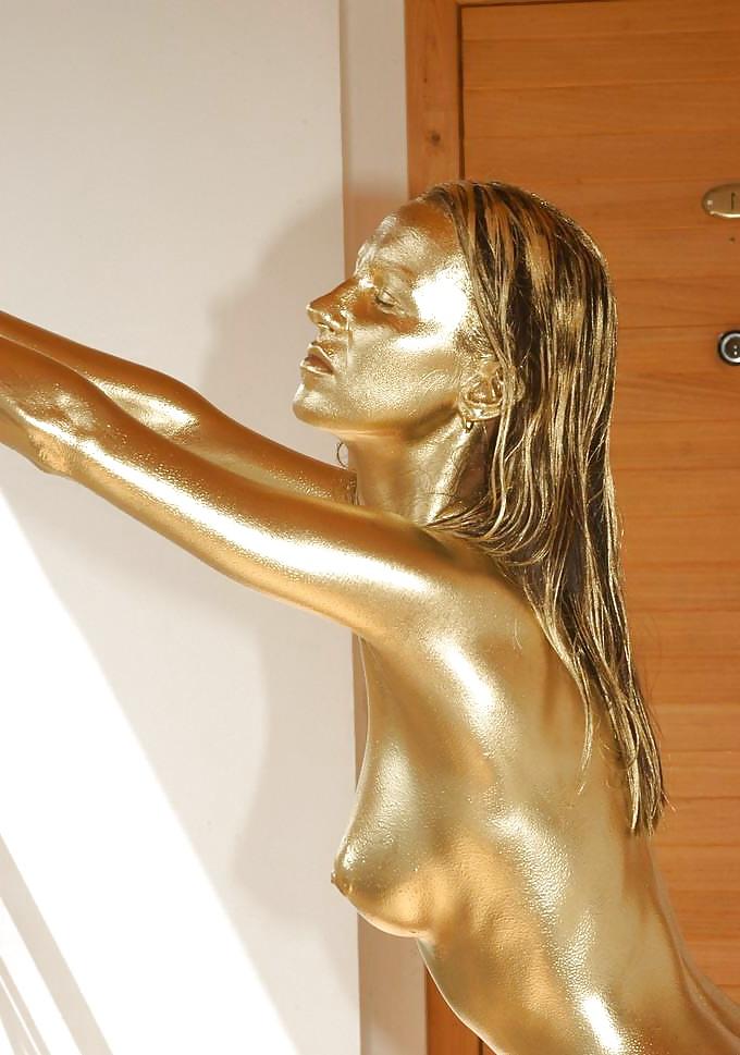 14P Midas Girl Gold 007