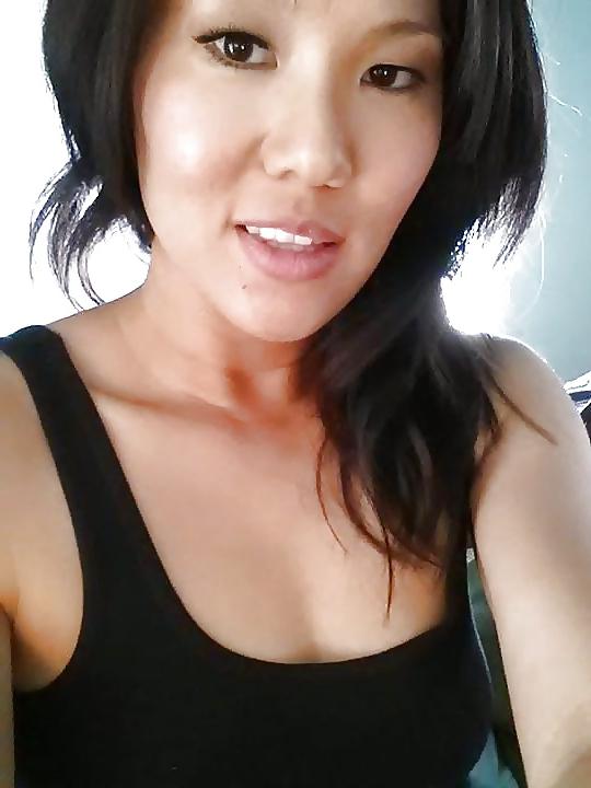 15P A hot Korean wife