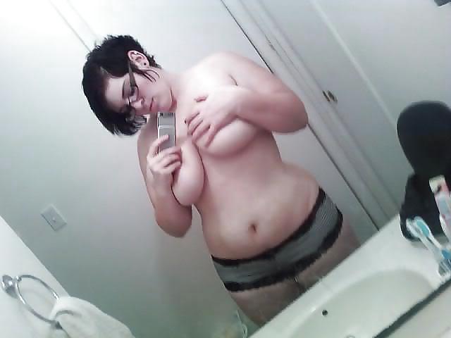 25P Chubby BBW nerdy teen selfies plump young girls posing