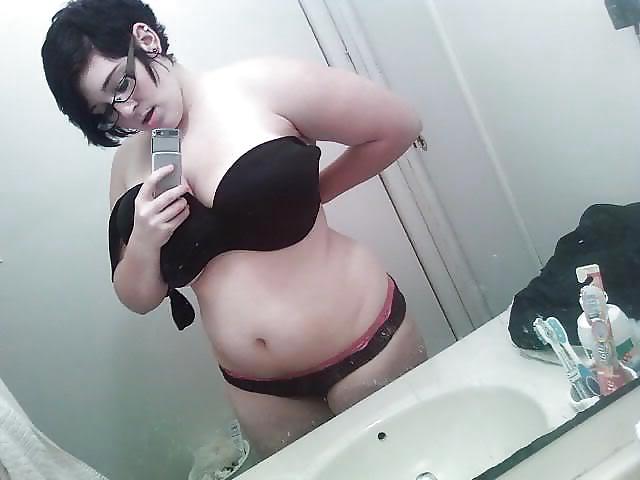 25P Chubby BBW nerdy teen selfies plump young girls posing