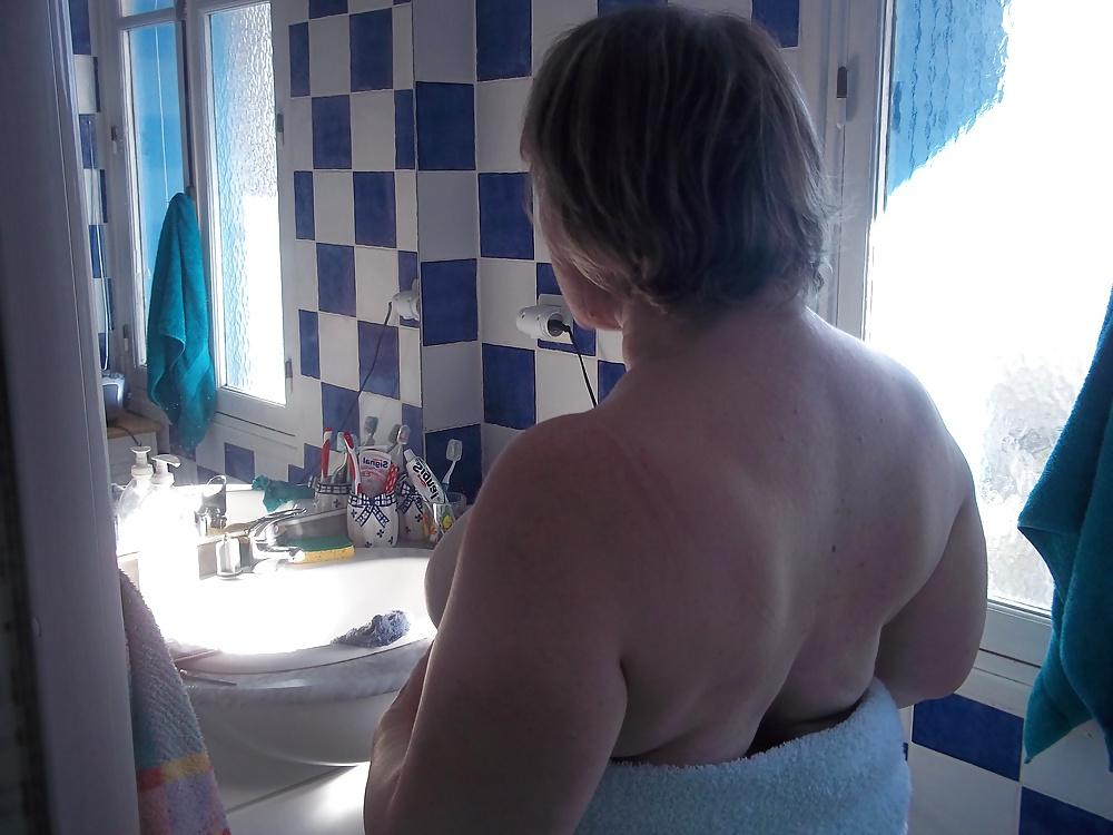 20P Sabine bbw mature shave pussy 2