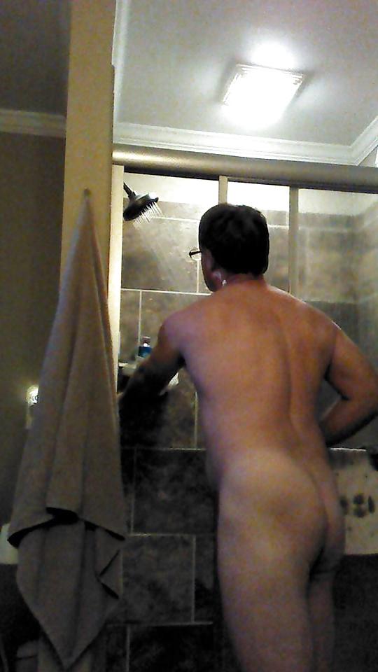 12P Shower and cock pics