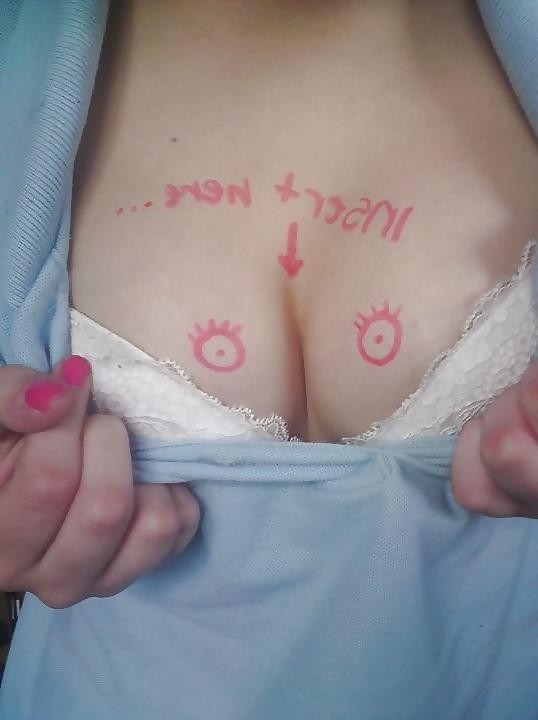 25P Sexy Teen Cleavage 1