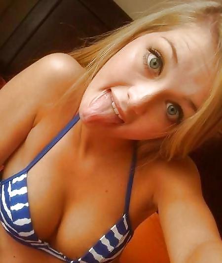 25P Sexy Teen Cleavage 1
