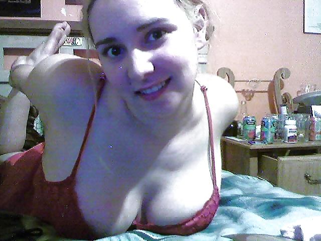 25P Sexy Teen Cleavage 1
