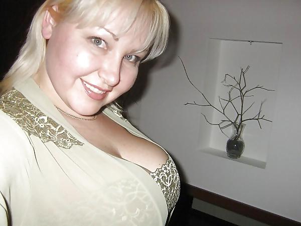 25P Sexy Teen Cleavage 1