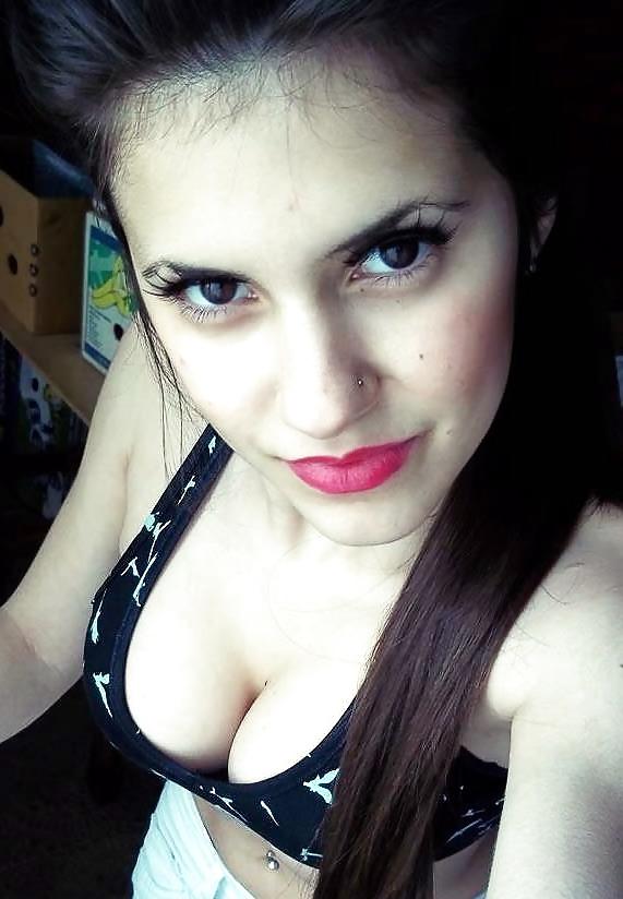 25P Busty Teens Cleavage 6