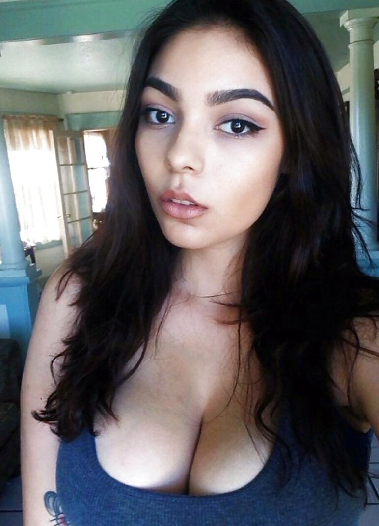 25P Busty Teens Cleavage 6
