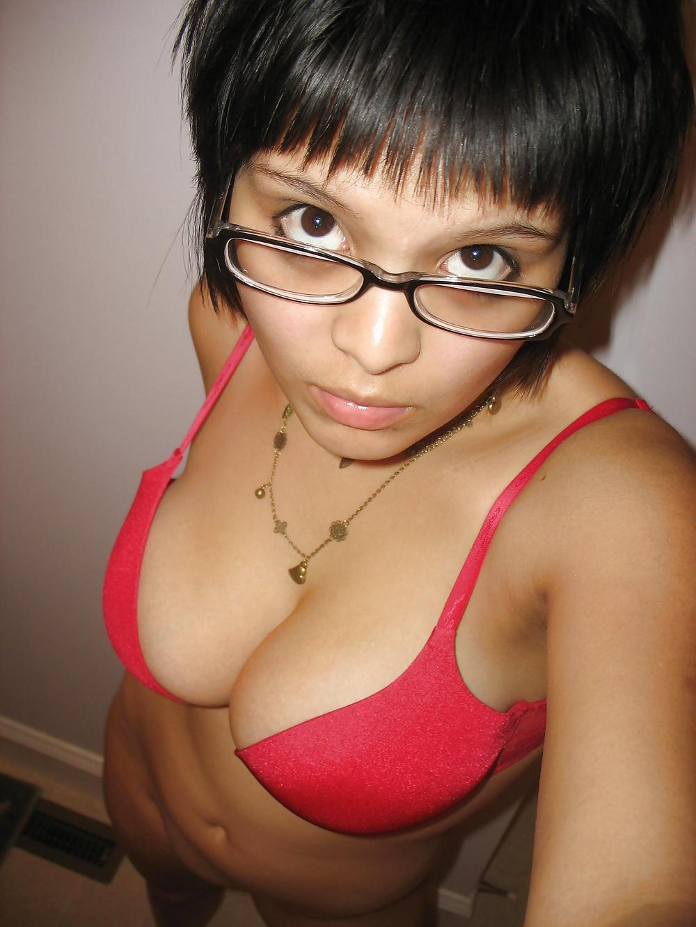 25P Busty Teens Cleavage 6
