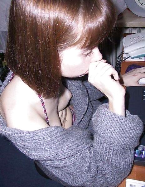 14P Nippel slip and small tits