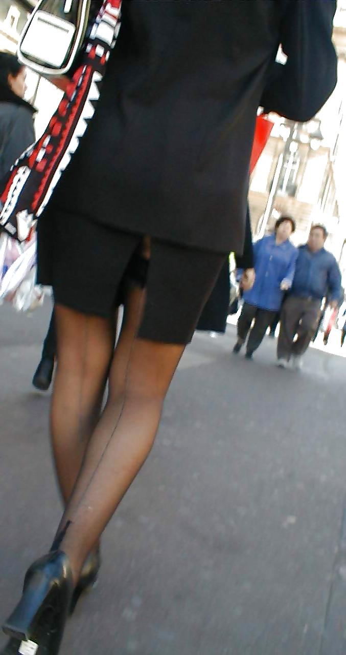 25P Sexy amateur stocking tops in public