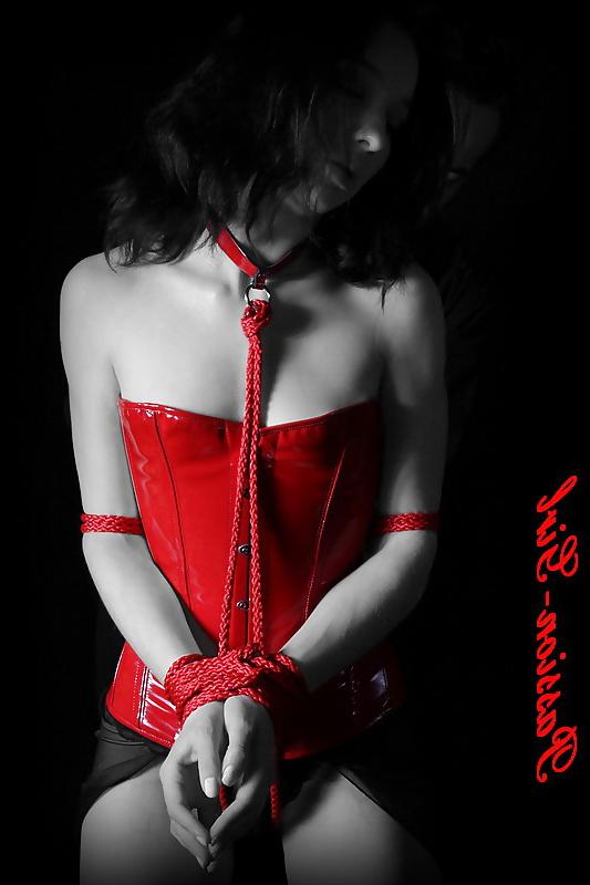 7P Bondage with red rope