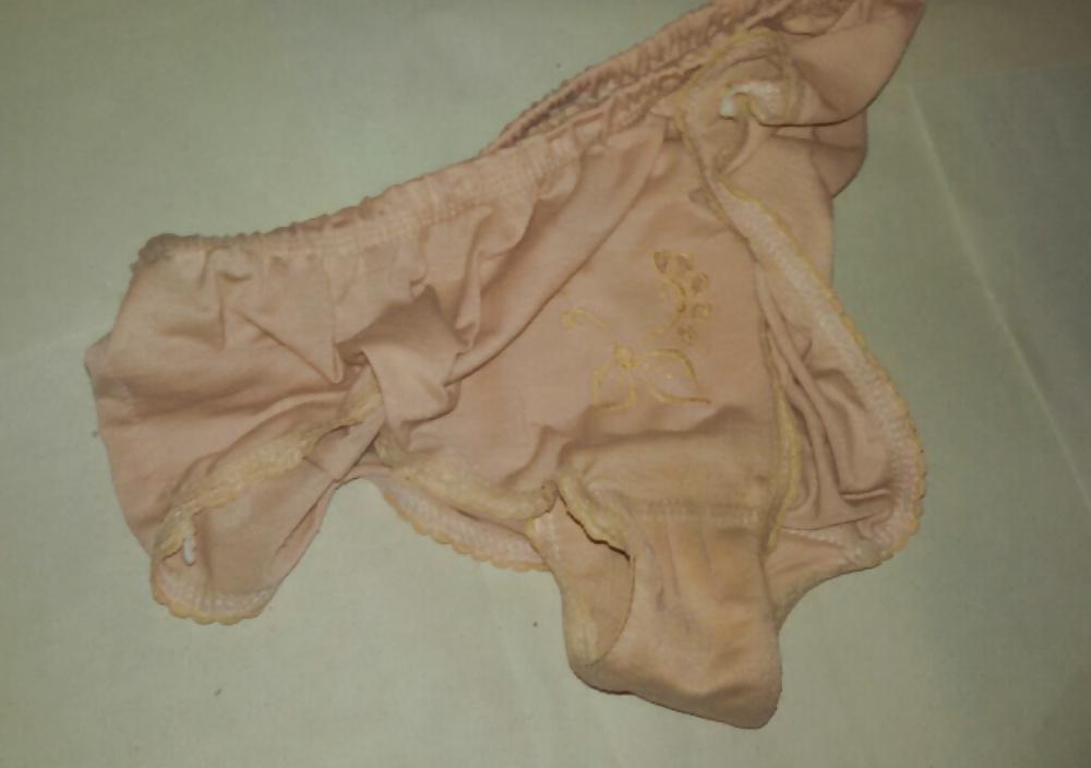 7P Moms pantie after visiting neighbor