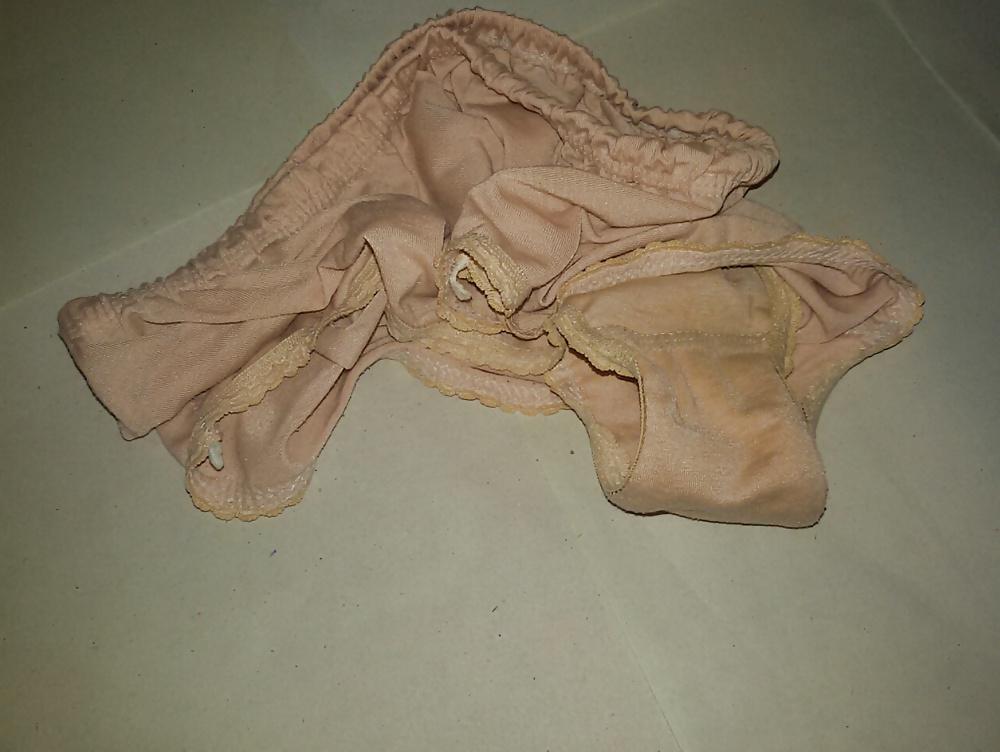 7P Moms pantie after visiting neighbor