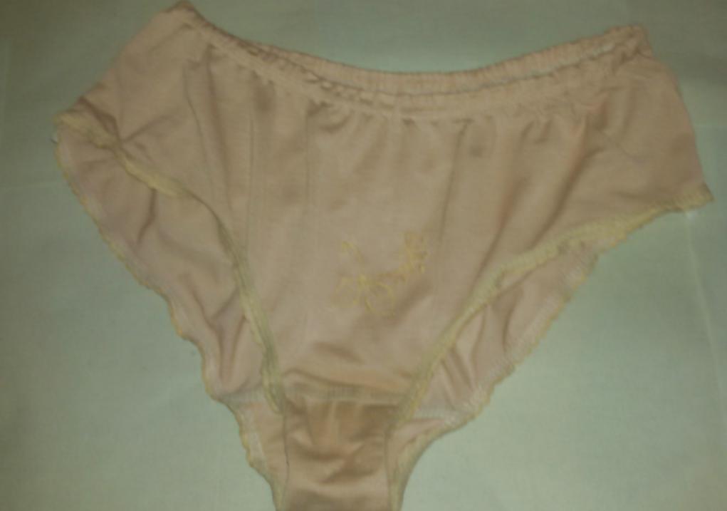 7P Moms pantie after visiting neighbor