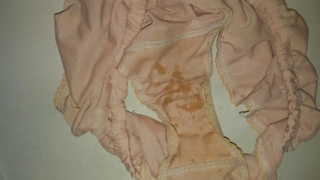 7P Moms pantie after visiting neighbor