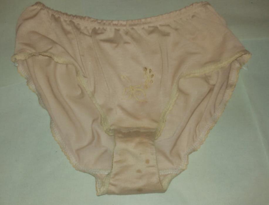 7P Moms pantie after visiting neighbor