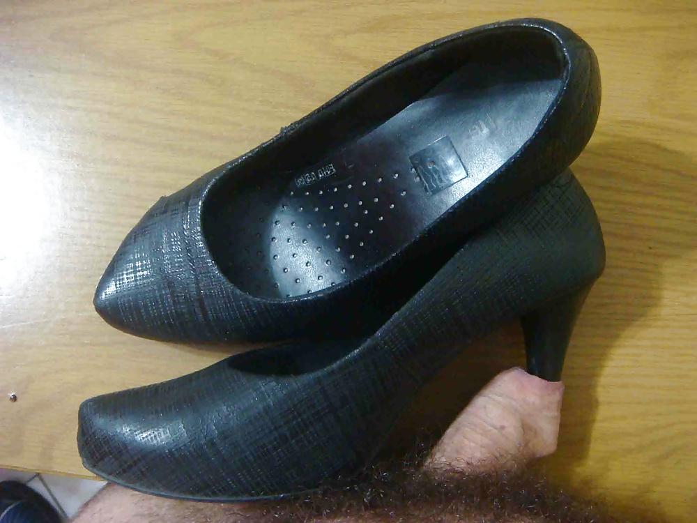 25P Scarpin salto alto preto Usaflex.
