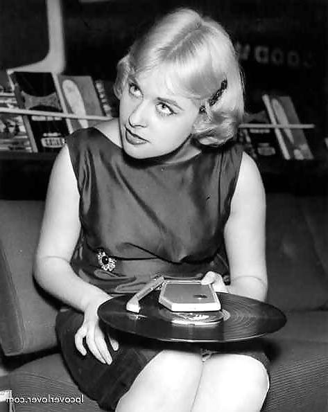 25P Retro records