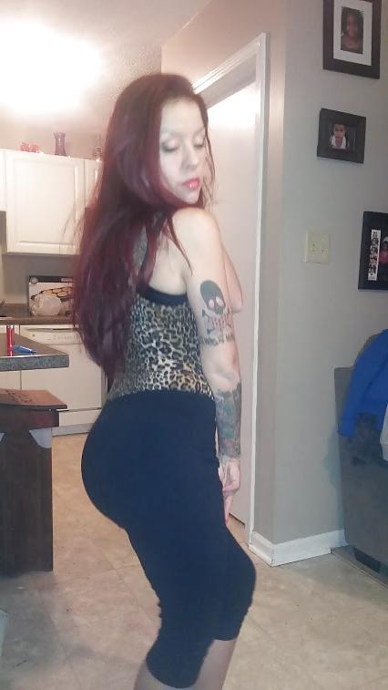 10P Latina cleavage