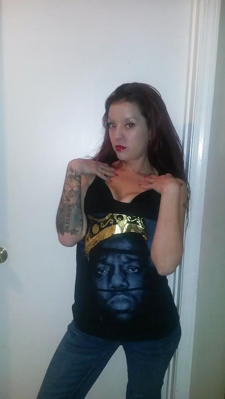 10P Latina cleavage