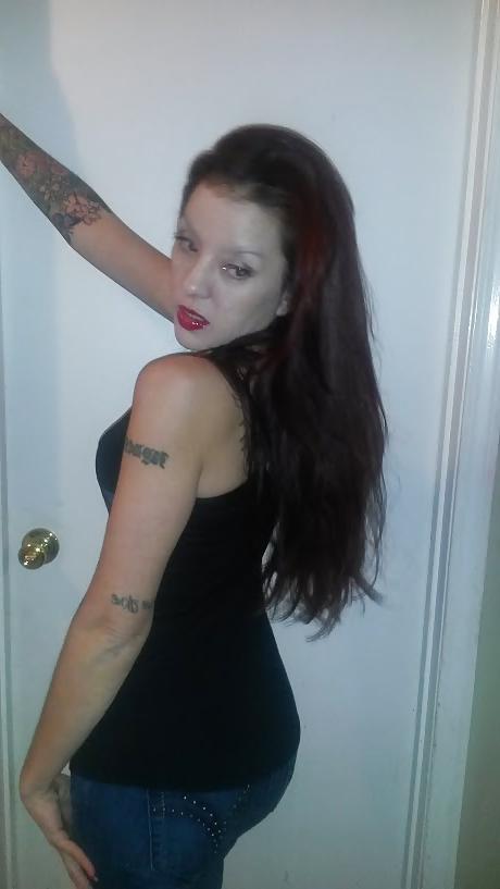 10P Latina cleavage